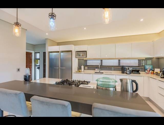 4 BEDROOM TOWNHOUSE FOR SALE IN IZINGA